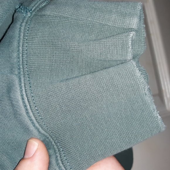 American Eagle Relaxed/Distressed Crew Neck Sweatshirt 2021 - Picture 9 of 14